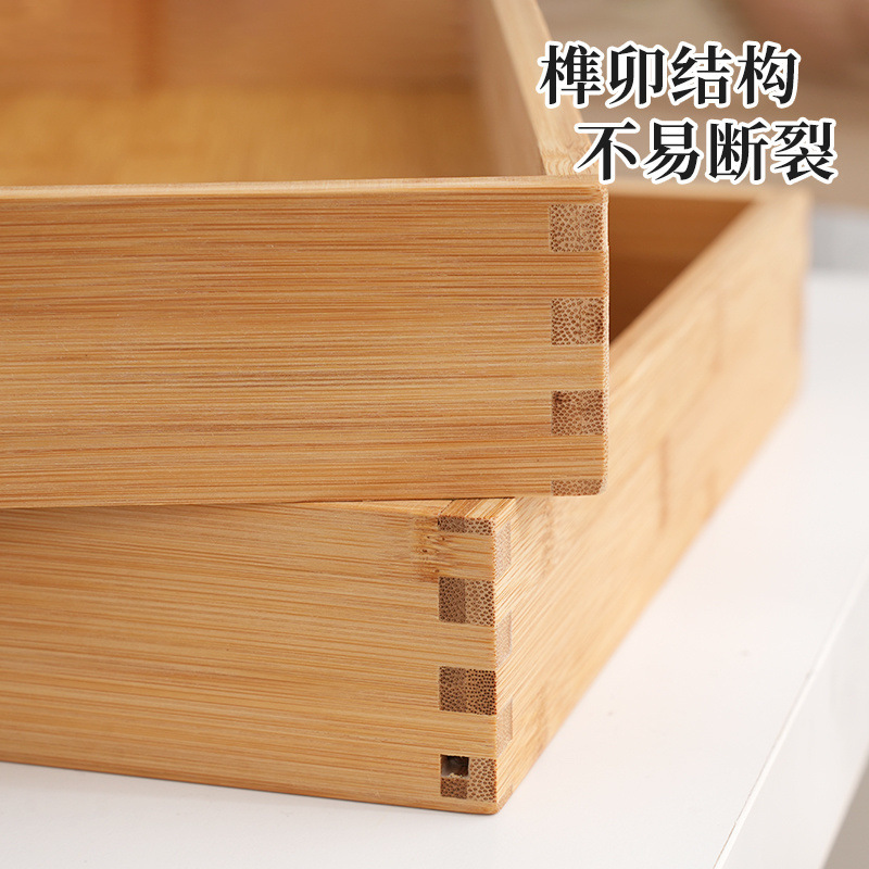 竹の木のパンのトレーの長方形の木製は焙煎の皿を展示します。|undefined