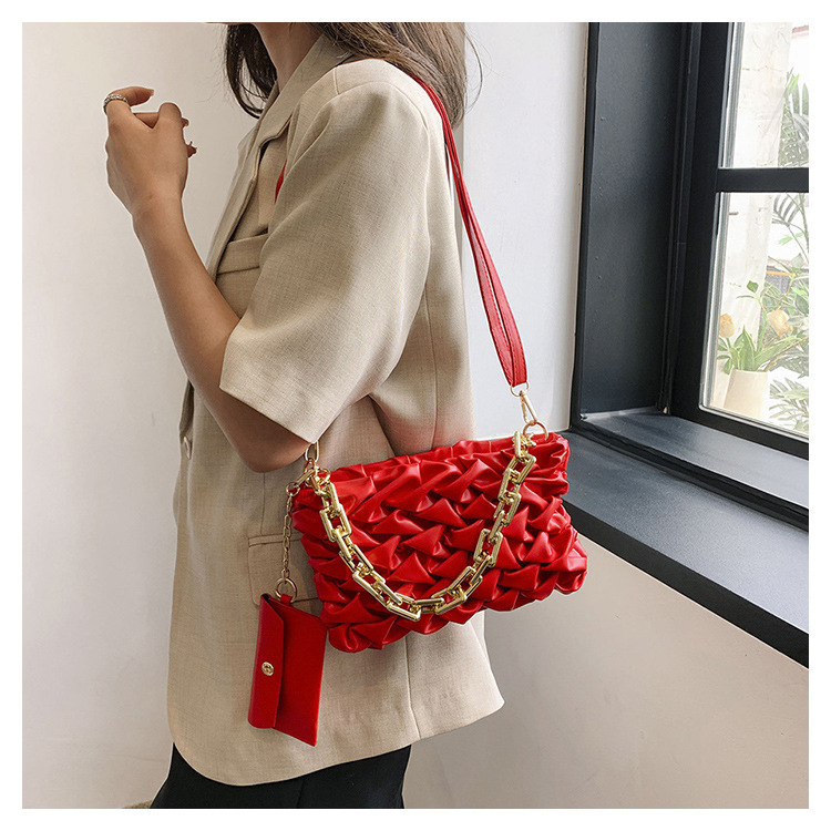 Women's Small Pu Leather Solid Color Elegant Square Zipper Ruched Bag display picture 4