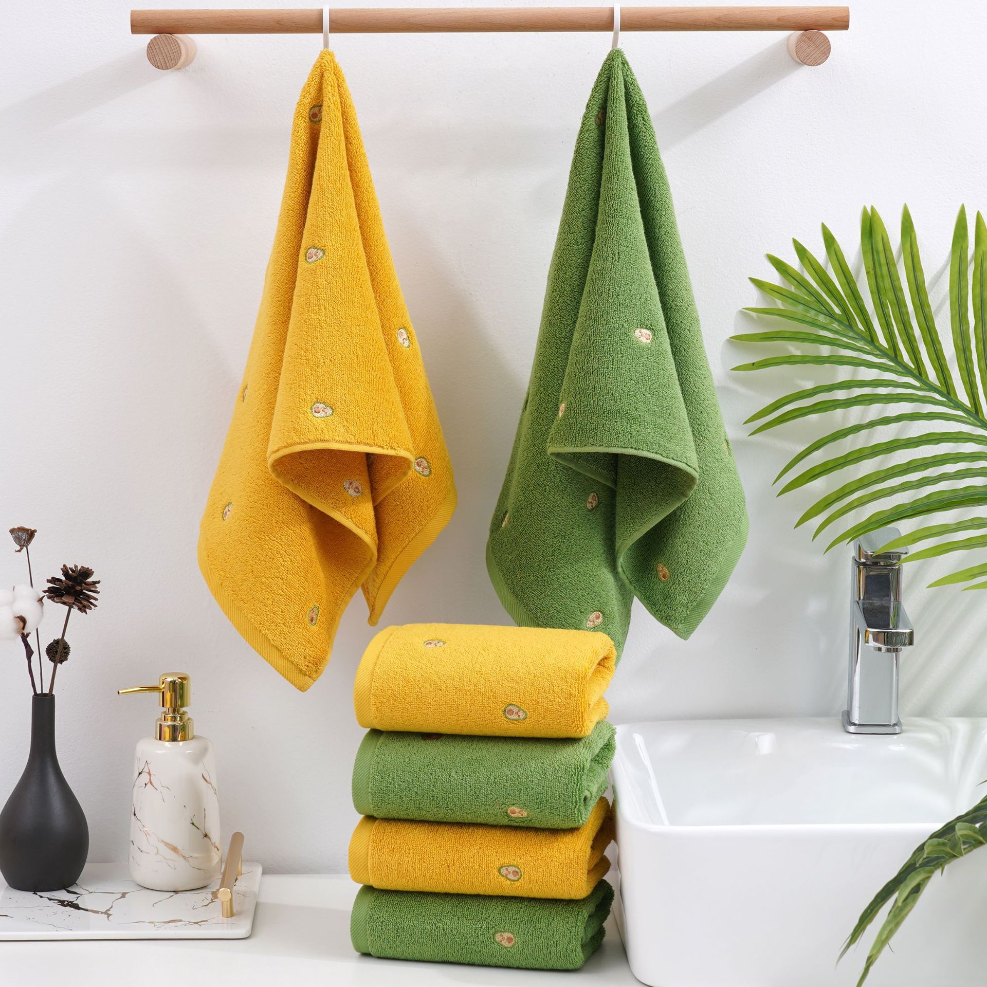 一件代發北歐ins風16支繡花牛油果毛巾 棉素色水果滿繡成人洗臉巾