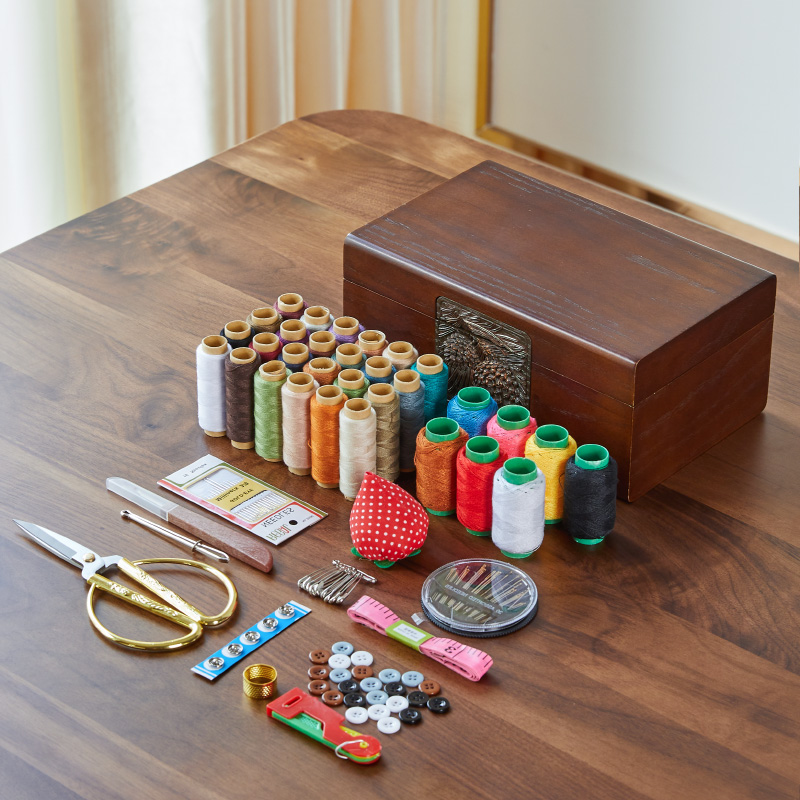 Pinecone-free 13-piece tool kit