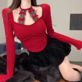 带胸垫蕾丝拼接挂脖恤女秋冬季紧身短款内搭打底衫红色薄绒上衣