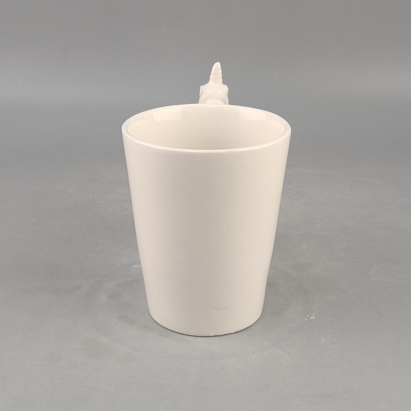 Taza de modelado de cerámica transfronteriza de fábrica animal arco iris mango de caballo forma especial taza de café creatividad de regalo de vacaciones