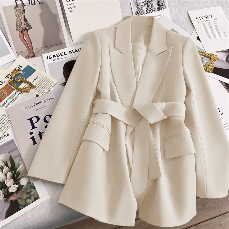 2026 Spring and Autumn New Korean Style Women's Blazer in Beige with Belt, Slim Fit, Elegant and Fashionable Small Suit Jacket