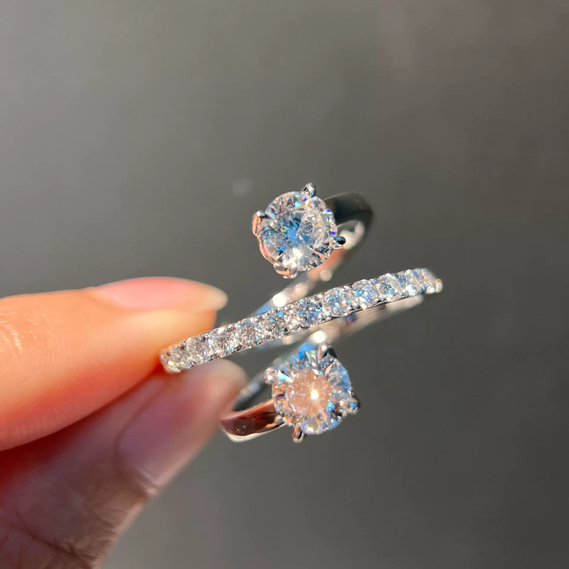 精工镶嵌订制简约k金钻石戒指求订结婚对戒婚戒满钻送女友
