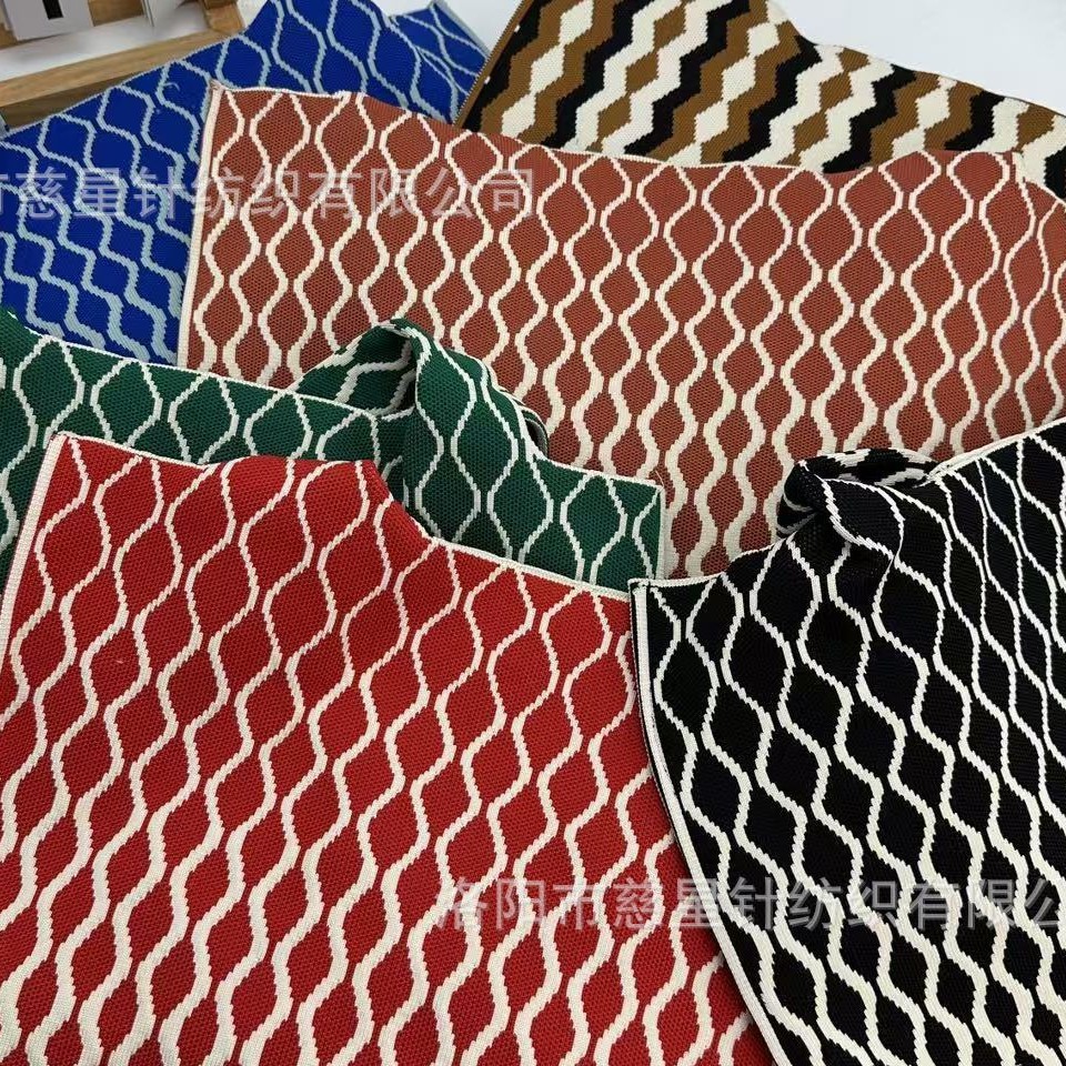 한국 스타일 가을과 겨울 유행 대용량 가방 여성의 2023 새로운 니트 콘트라스트 컬러 웨이브 버킷 백 올 매치 숄더 백