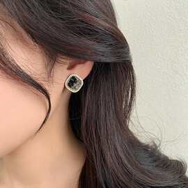 小众设计感渐变效果耳环方形几何水晶耳钉女轻奢气质时尚耳饰