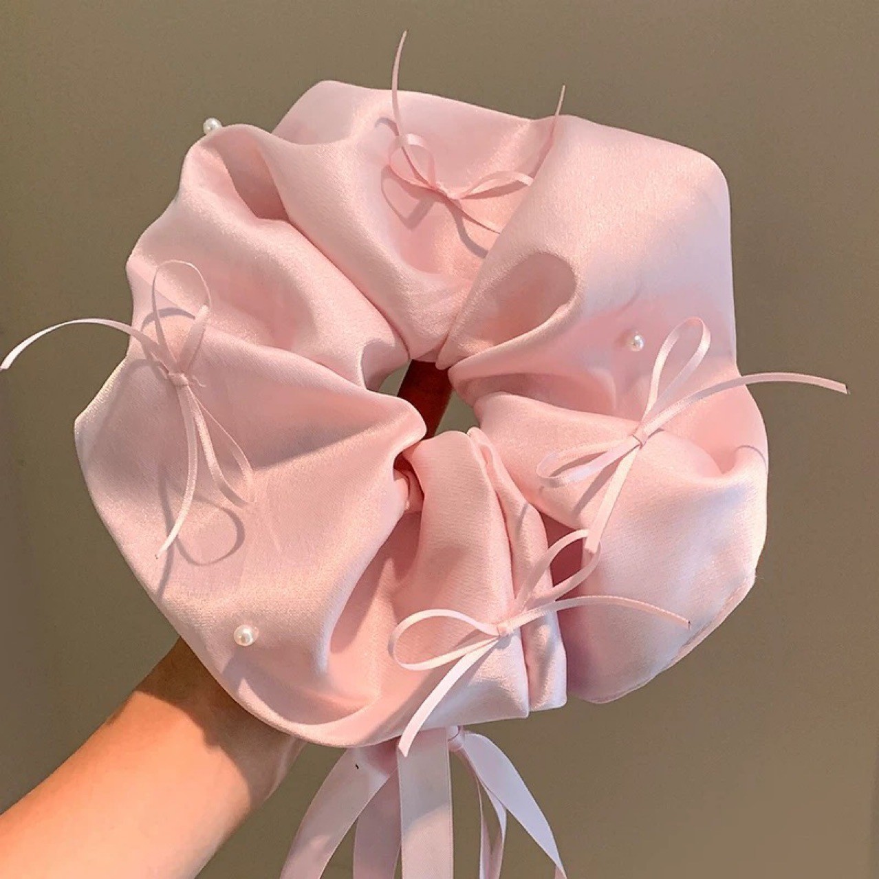 Haargummi mit Schleife, Perlen und blauem Satinband für Damen, hochwertiges Accessoire im koreanischen Stil, extra großes Haargummi_voghion.com