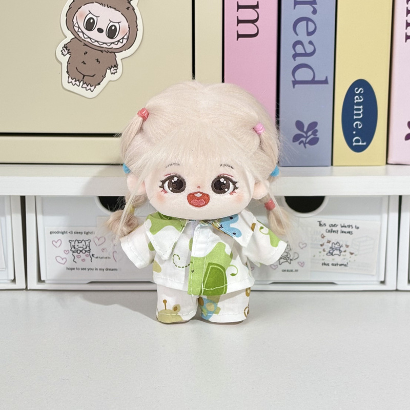 10 -сантиметровое положение счастливой обезьяны