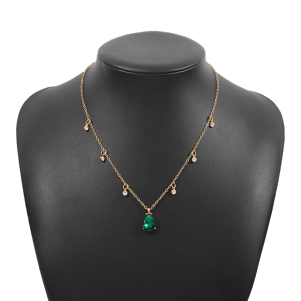 simple retro inlaid rhinestone alloy single layer necklace wholesalepicture5