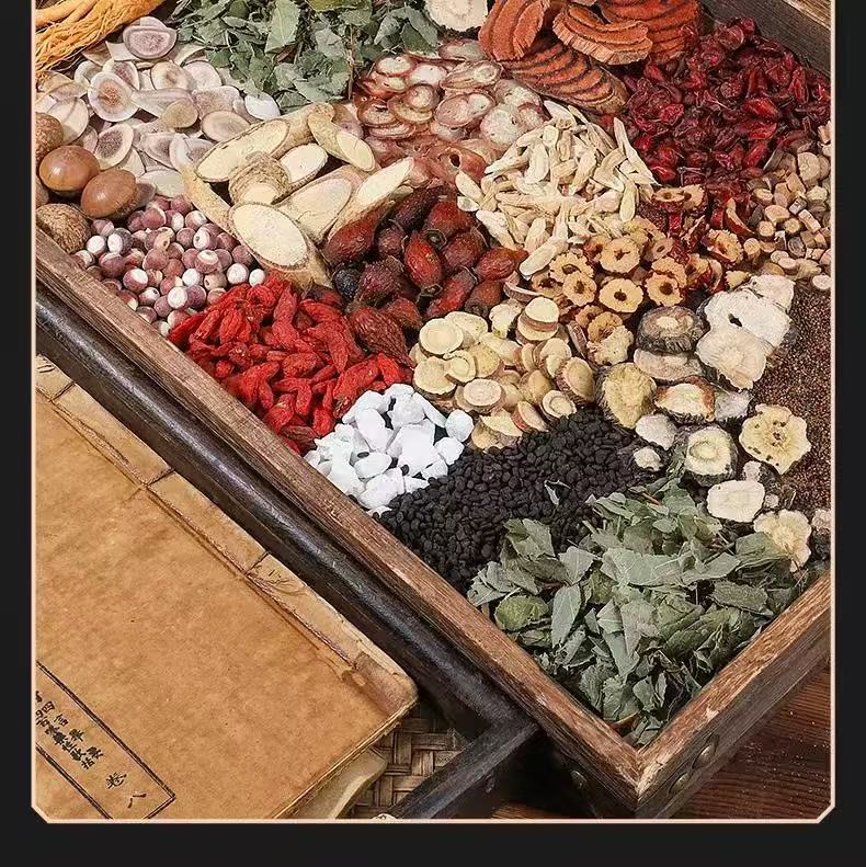 Ten-Full Herbal Wine Soaking Kit — 33 Food Herbs, 4 Ginseng Roots & 7 Animal-Tonic Materials for Traditional Male Nourishment in use
