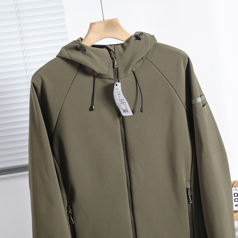 Nordic city outdoor! Windproof and waterproof! Autumn and winter men's foreign trade plus velvet soft shell hooded jacket_voghion.com