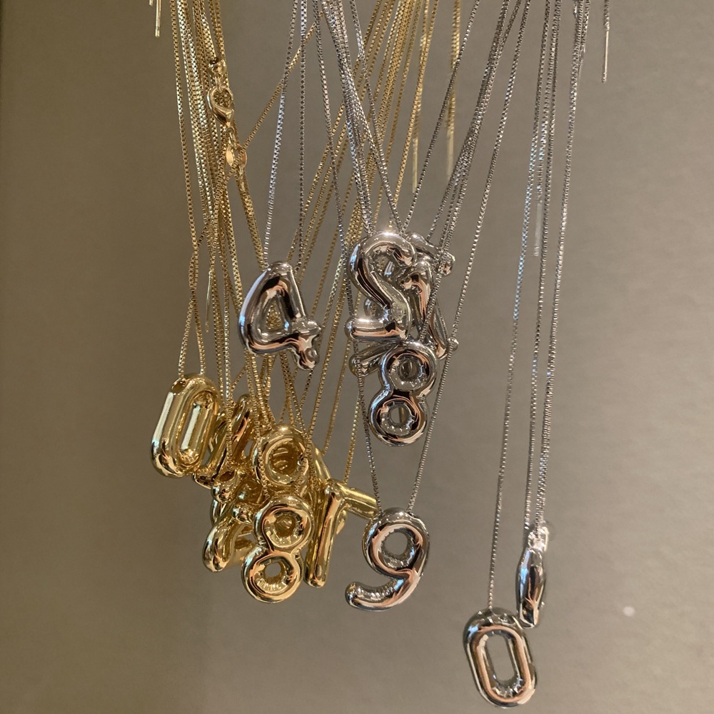 Collana con ciondolo numeri arabi gioiello moda talismano_voghion.com