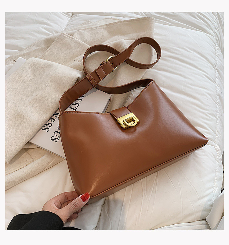 2021 New Bucket Female Bag Korean Solid Color Large-capacity Commuter Diagonal Bag display picture 36