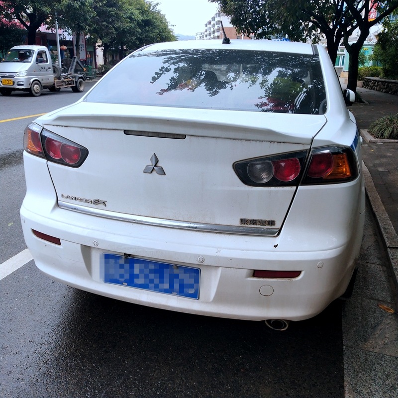 Suitable for 2009-2016 Mitsubishi Lancer Rear Wing, Lancer Modification Special Punch-Free Carbon Fiber Pattern Pressure Rear Wing