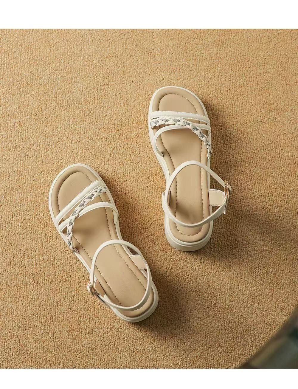 Super suave y ligero 2026 primavera y verano nuevo estilo en línea popularidad de dama sandalias de tacón bajo casual diaria versátil y cómodo