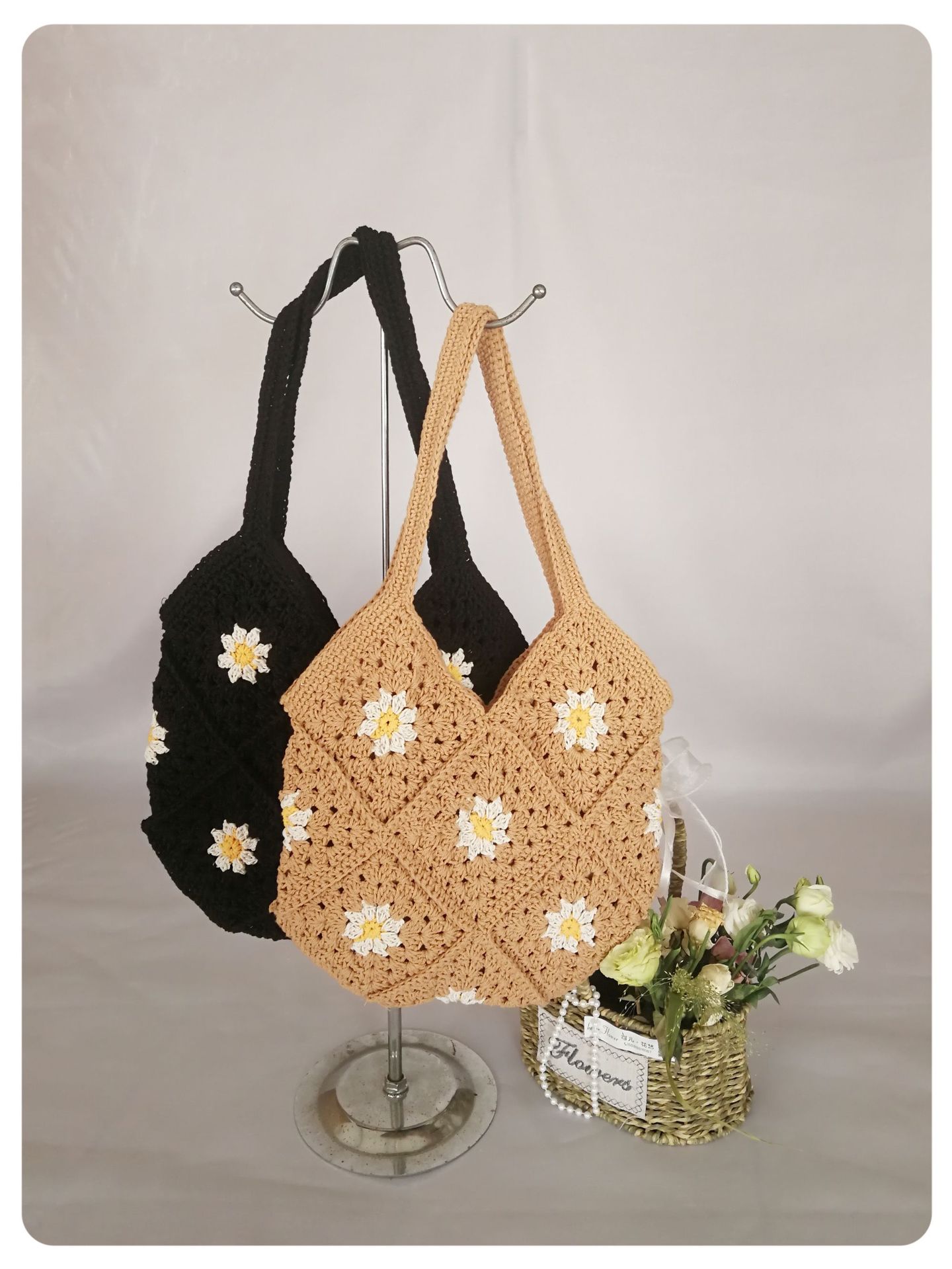Beach straw one-shoulder bag for leisure