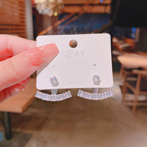 【】A two-wear back-hanging zircon stud earrings, light luxury and high-end earrings