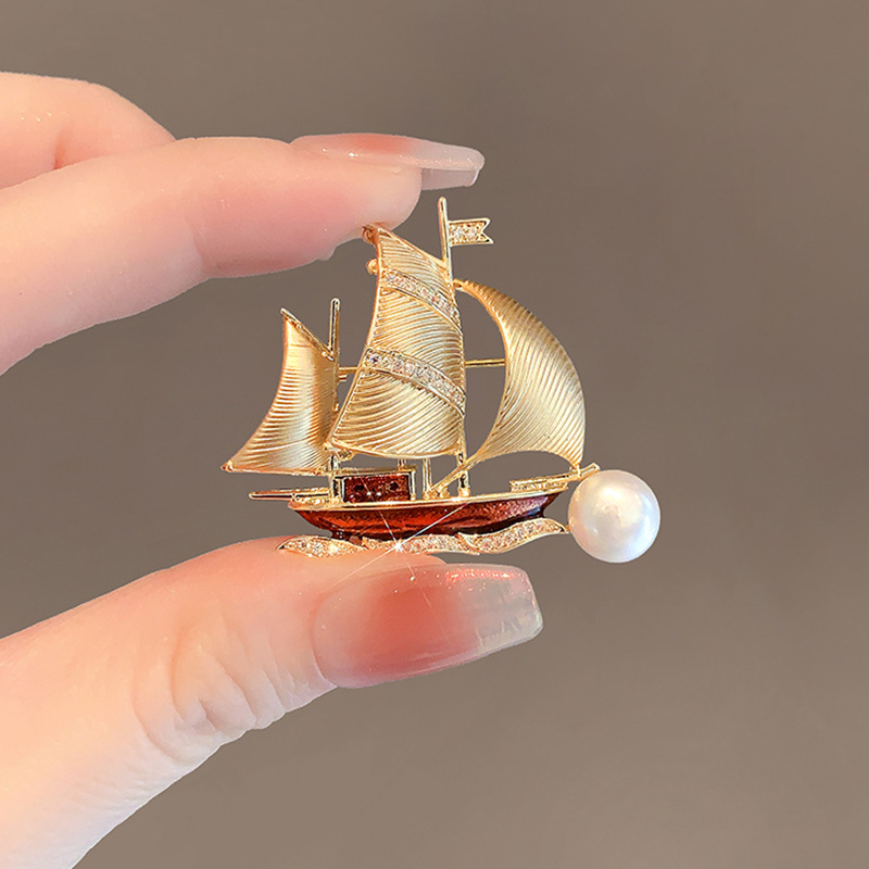 Smooth Sailing Sailboat Brooch, High-End, Accessible Luxury, High-End, Feminine Brooch, Suit, Sweater, Cardigan, Corsage Accessories