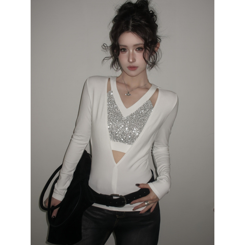 Real Shot, Real Price: Hot Girl V-Neck Hollow-Out Sequin Patchwork Faux Two-Piece Long-Sleeve Slim-Fit Flannel Base Layer Top Real Shot, Real Price: Hot Girl V-Neck Hollow-Out Sequin Patchwork Faux Two-Piece Long-Sleeve Slim-Fit Flannel Base Layer Top
