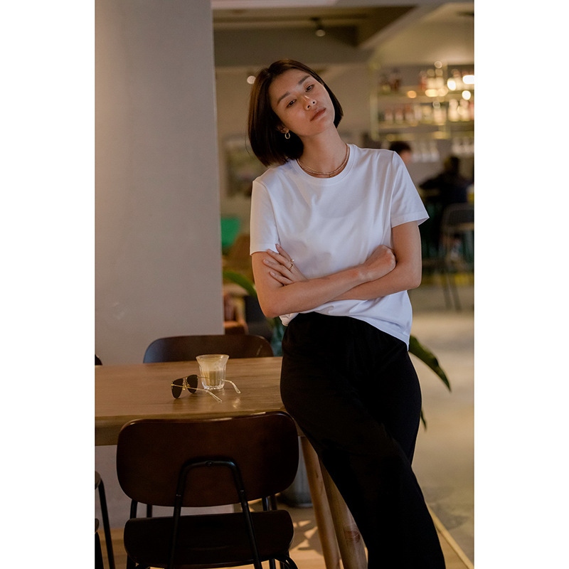 26 Spring/Summer Repurchase Edition! Women's Round-Neck Short-Sleeve T-Shirt Made of Mulberry Silk with a Cooling Effect, No Ironing Needed, Silky Cotton, Smooth and Slimming Top 26 Spring/Summer Repurchase Edition! Women's Round-Neck Short-Sleeve T-Shirt Made of Mulberry Silk with a Cooling Effect, No Ironing Needed, Silky Cotton, Smooth and Slimming Top