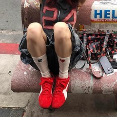 Lusi の同じスタイルの女性用インナー高さの道徳トレーニングシューズ、新しい夏のレトロな赤いレーシングシューズ、多用途のフラットソールカジュアルフォレスト・ガンプ