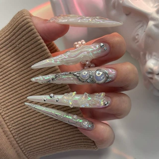 3D极光蝴蝶穿戴甲长款超长尖美甲假指甲跨境欧美珍珠裸色闪钻甲片