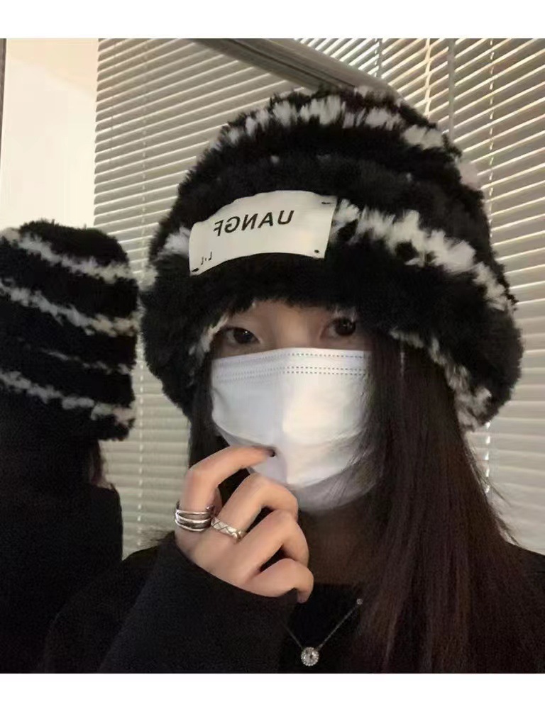 Nouveau chapeau en laine automne et hiver femmes polyvalent tricoté bandeau à rayures montrer petit visage et garder au chaud en peluche chapeau froid grand bandeau_voghion.com