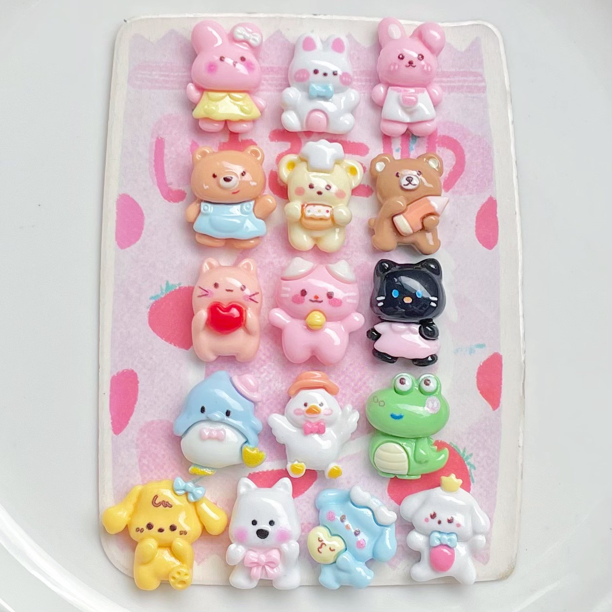 小さいサイズの動物の樹脂の部品の猫のウサギの恐竜の熊の装飾の材料のヘアピンの携帯のケースの靴の装飾のアクセサリ