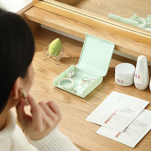 Portable jewelry box, exquisite, small and simple, earring storage, Insta girl sanitary pad storage box
