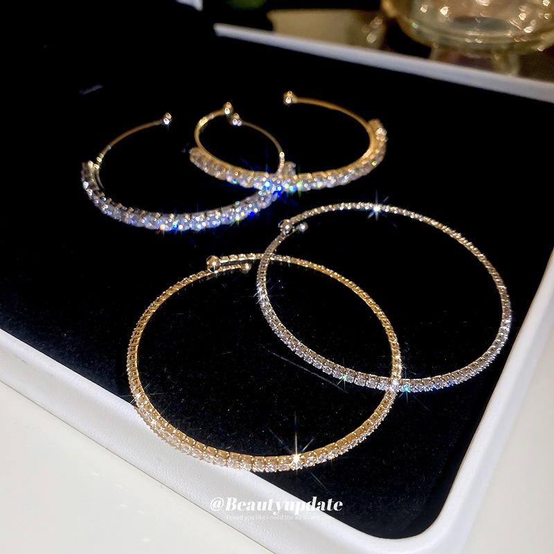 Nuevos productos transfronterizos pulsera abierta de diamantes redondos, nuevos productos, pulsera de temperamento simple, joyería de alta calidad de lujo ligero femenino al por mayor