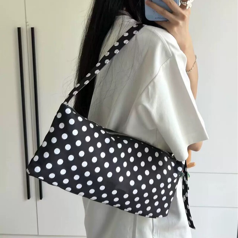 2025 New Niche Simple All-Over Printed Black and White Polka Dot Rectangular Adjustable Versatile Commuter Shoulder Bag Small Tote Bag