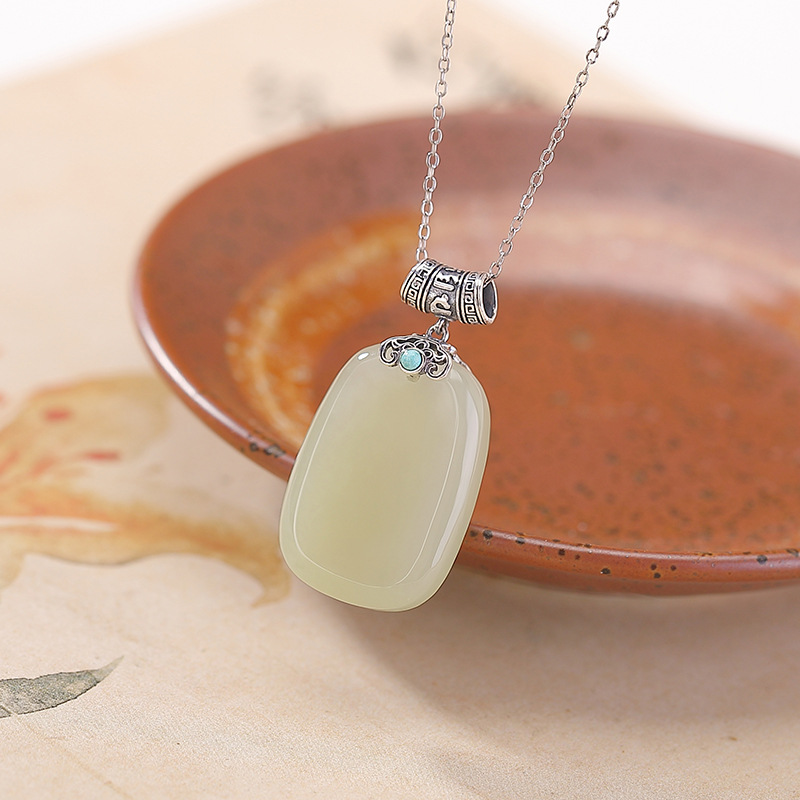 Mặt dây chuyền bạc S925 đá ngọc Hotan tự nhiên khắc Lục Tự Chân Ngôn phong cách vintage — Mặt dây chuyền đơn (không bao gồm chuỗi)