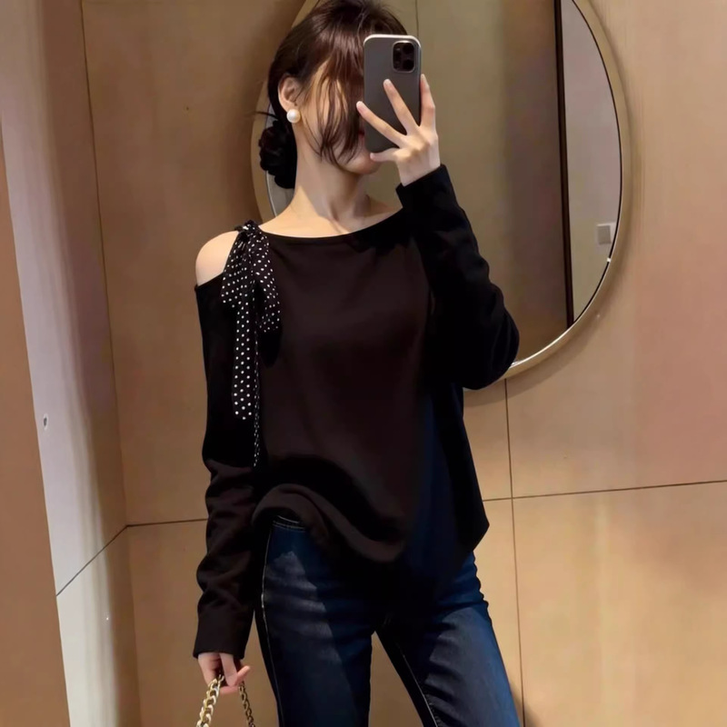 Unique, Beautiful, and Super Stylish Women's Top, New for Spring 2026, with a Niche Design and Lace-Up Black Long-Sleeve T-Shirt Unique, Beautiful, and Super Stylish Women's Top, New for Spring 2026, with a Niche Design and Lace-Up Black Long-Sleeve T-Shirt