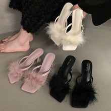 法式小众高跟鞋毛毛拖鞋女外穿2025新款夏季仙女风夹趾黑色凉拖鞋