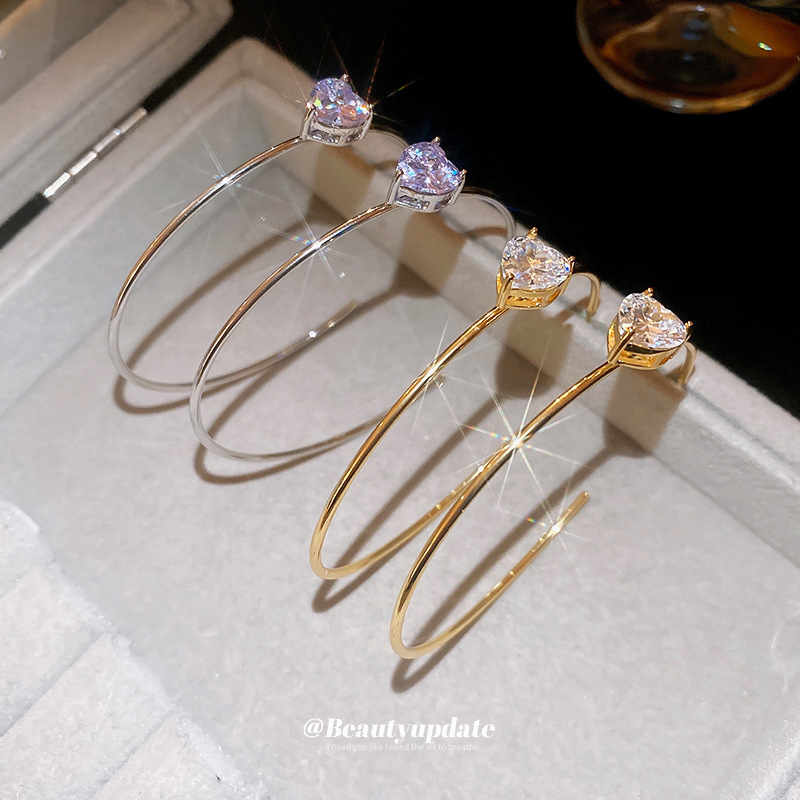 Pendientes en forma de C de amor de circón de aguja de plata de galvanoplastia de oro real Pendientes de diseño simple de moda femenina Pendientes de lujo ligero de alta gama