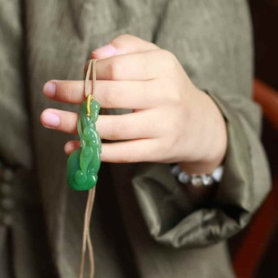 Jade Crafts Natural Xinjiang Hetian Jade Russian Material Jasper Old Material Goose Ruyi Pendant for Men and Women Pendant Certificate