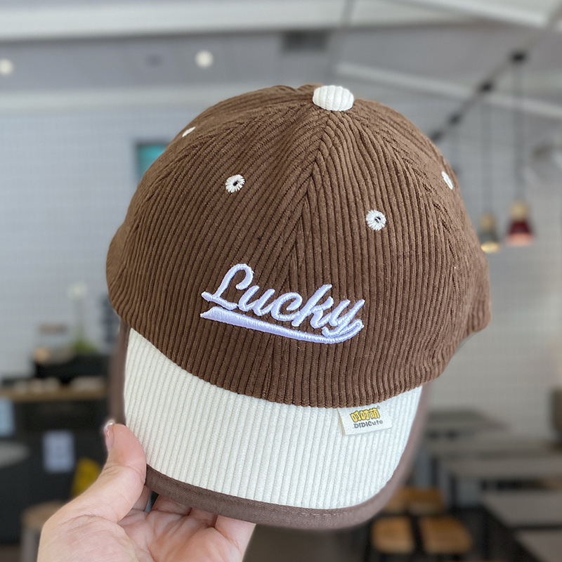 Sombrero de bebé primavera y otoño letras de aire extranjero mechuga gorra de lengua de acero para niños otoño y invierno caliente sombra de sol marea de béisbol bebé