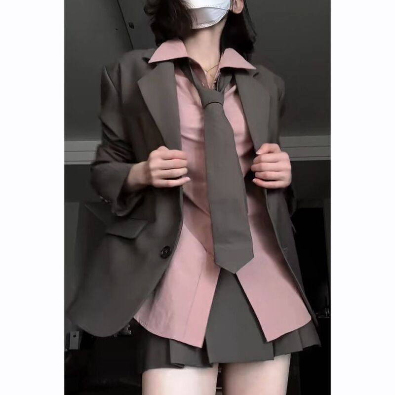 早秋新款学院风长款西装外套女2025年通勤干练风衬衫百褶短裙套装|undefined