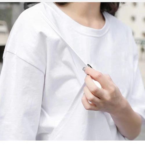 Short-sleeve nursing top for summer: postpartum, loose-fitting design with mid-length t-shirt style—covers the hips, stylish enough for outerwear, and perfectly hides the belly while breastfeeding.