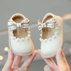 柔らかい底の王女の靴の滑り止めの小さい靴の春と秋の女の子の赤ちゃんの靴の赤ちゃんの子供の靴は子供の学歩の靴を落とさないようにします。