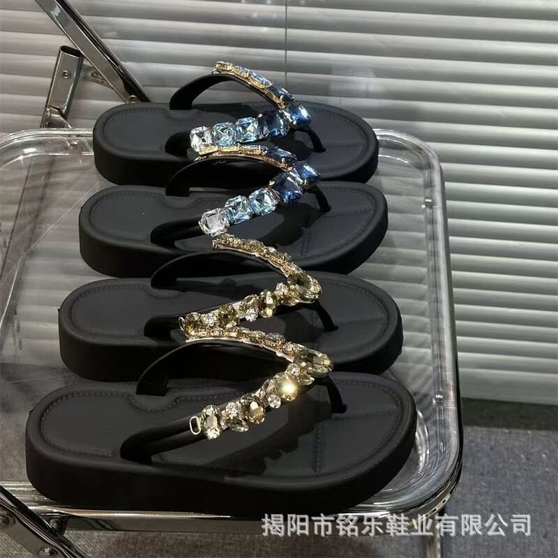 Rhinestone Flip-Flops for Women, Summer Fashion 2026 New Style, Flat-Soled Trendy Thong Sandals, Beach Shoes Rhinestone Flip-Flops for Women, Summer Fashion 2026 New Style, Flat-Soled Trendy Thong Sandals, Beach Shoes