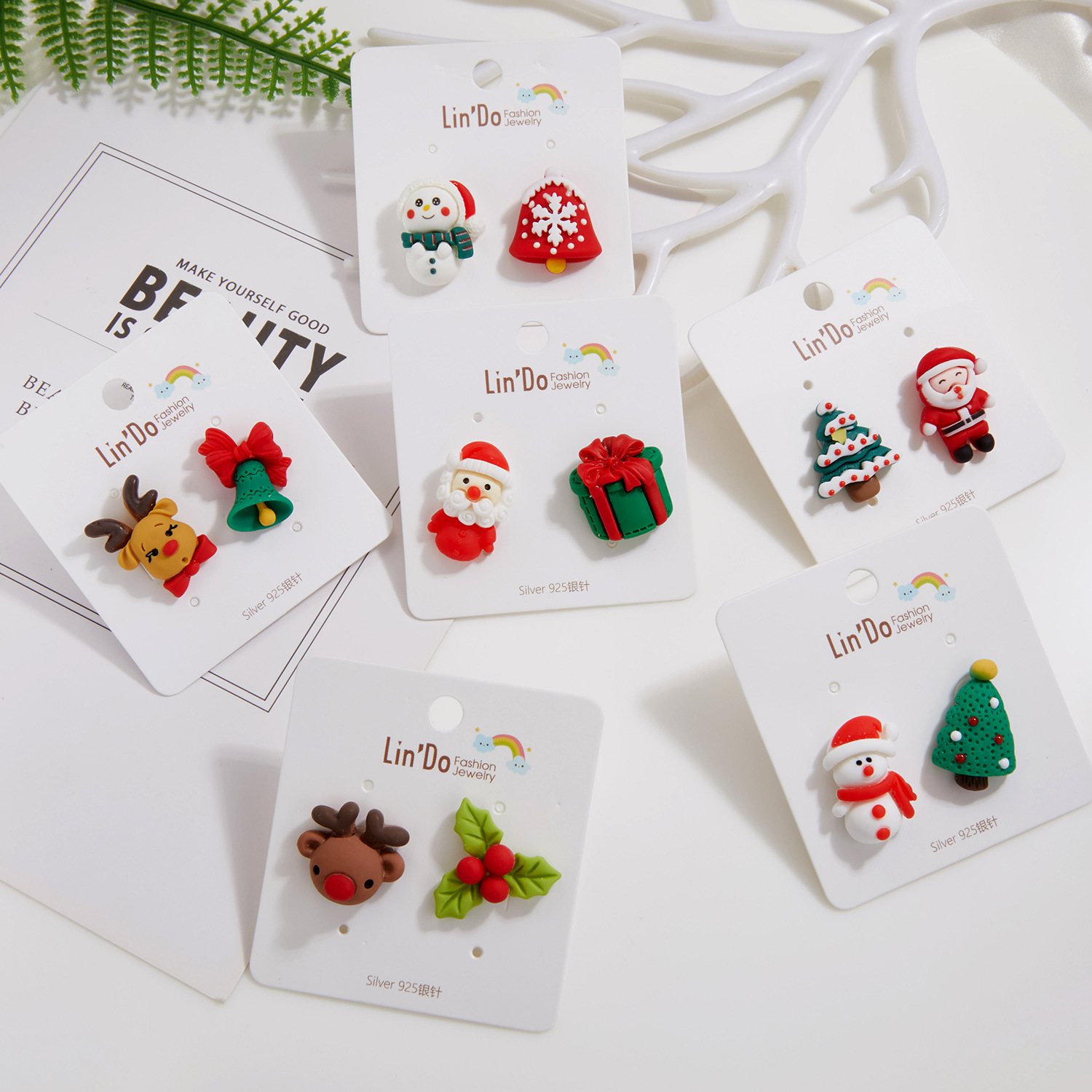 1 Pair Fashion Christmas Tree Santa Claus Snowman Epoxy Soft Clay Ear Studs display picture 1