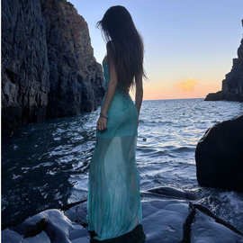 修身显瘦海边氛围感法式优雅精致度假风吊带裙女微胖大码夏季新款