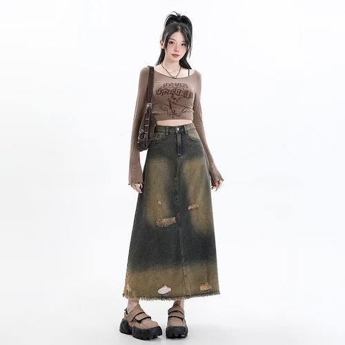 Vintage Rocker Girl Ripped Denim A-Line Maxi Skirt with Frayed Hem and High Waist for Autumn Wasteland Style
