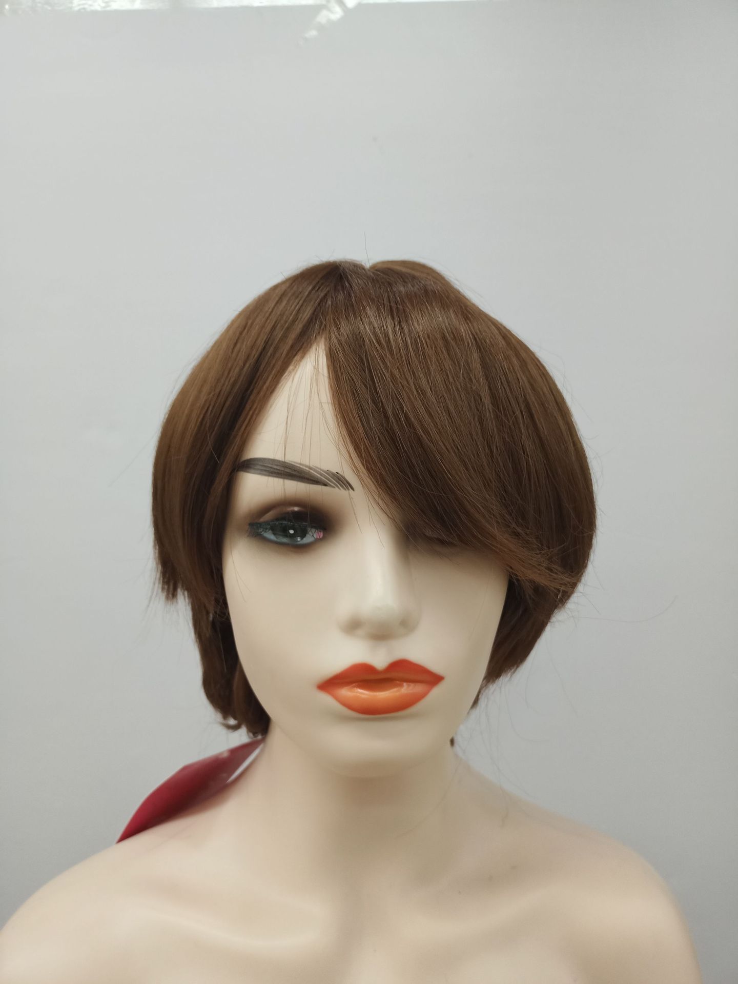 Peluca de fibra química al por mayor, peluca marrón corta de seda de alta temperatura, mecanismo completo