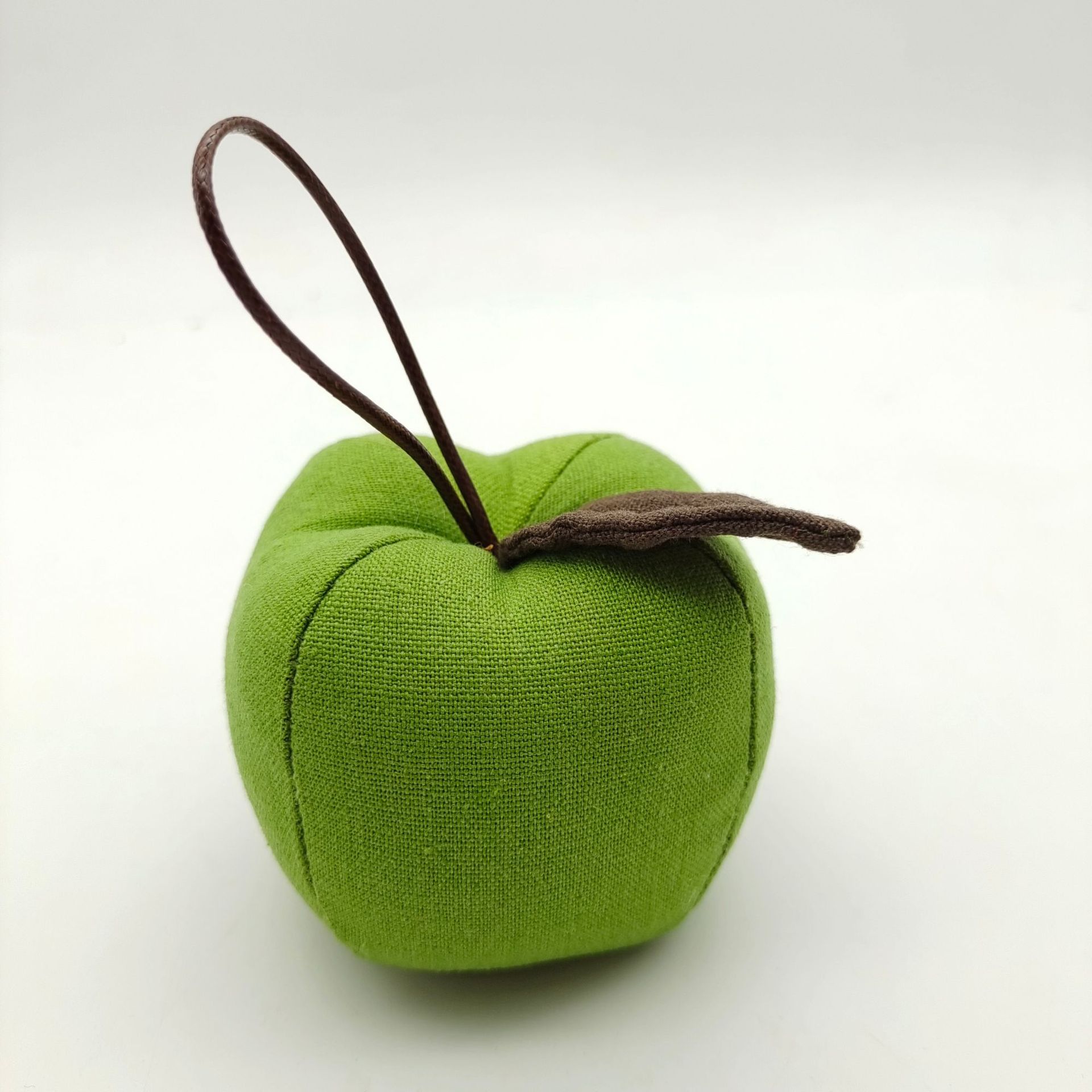 Tela de pera Lu Bordado hecho a mano bricolaje patchwork muñeca decoración regalo del estudiante artesanía tradicional flor tela colgante