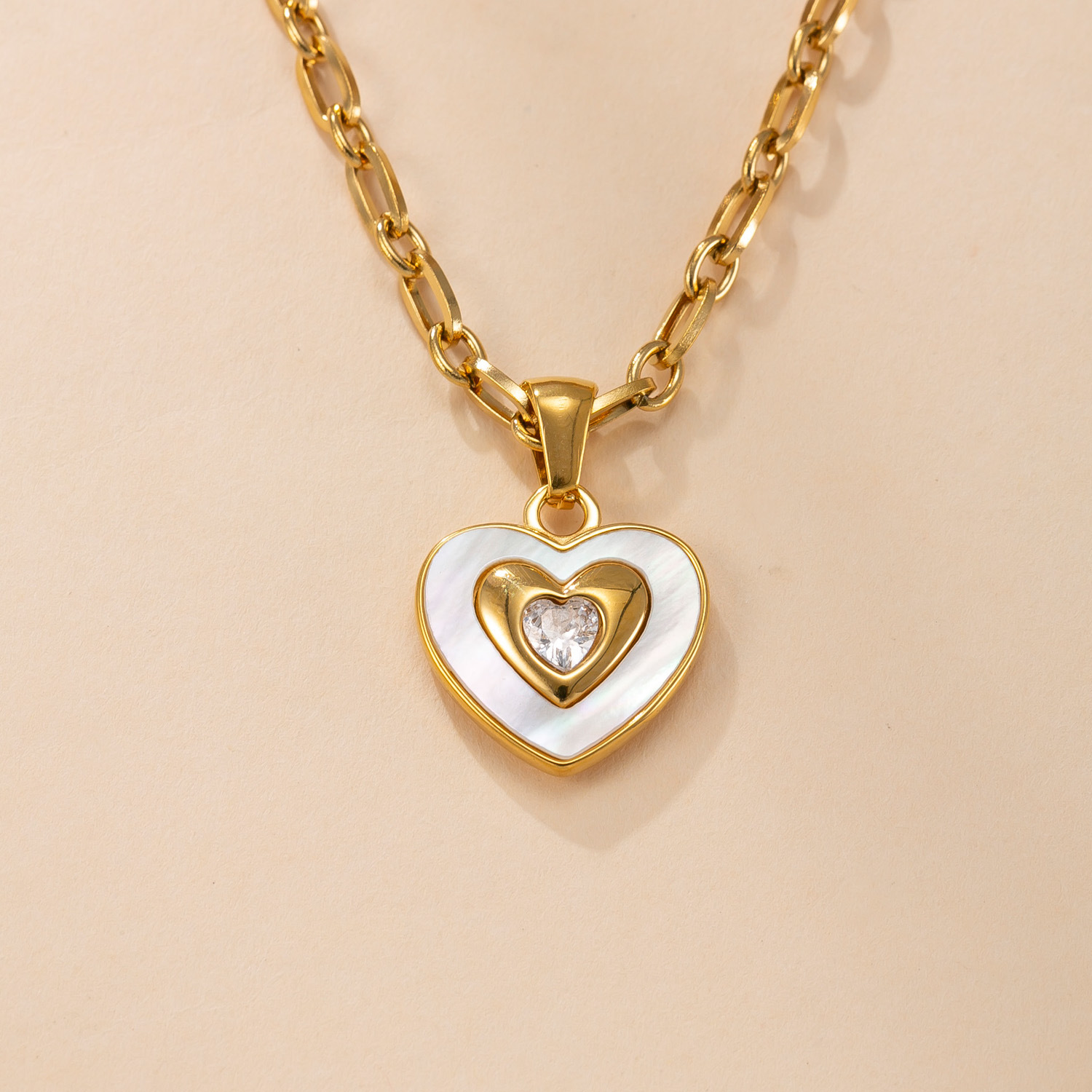 Colgante único Joyas de fundición de acero inoxidable transfronterizas Amor collar de diamantes con incrustaciones de micro temperamento accesorios de joyería de bricolaje de lujo ligero