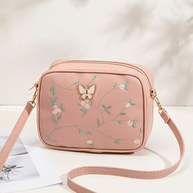 Bolsas de cámara de hombro de moda de mariposa decoración 2024 bolsas de mujer verano y otoño nuevo estilo de personalidad de bolsas de cambio inclinadas