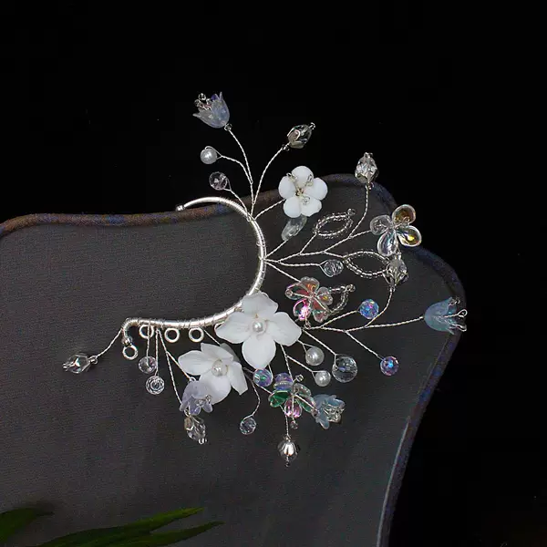 Integrated Ear Hook with European and American Style Ceramic Flower Design, Vintage Photo Shoot Fairy Ear Jewelry, Handmade Bridal Ear Cuff