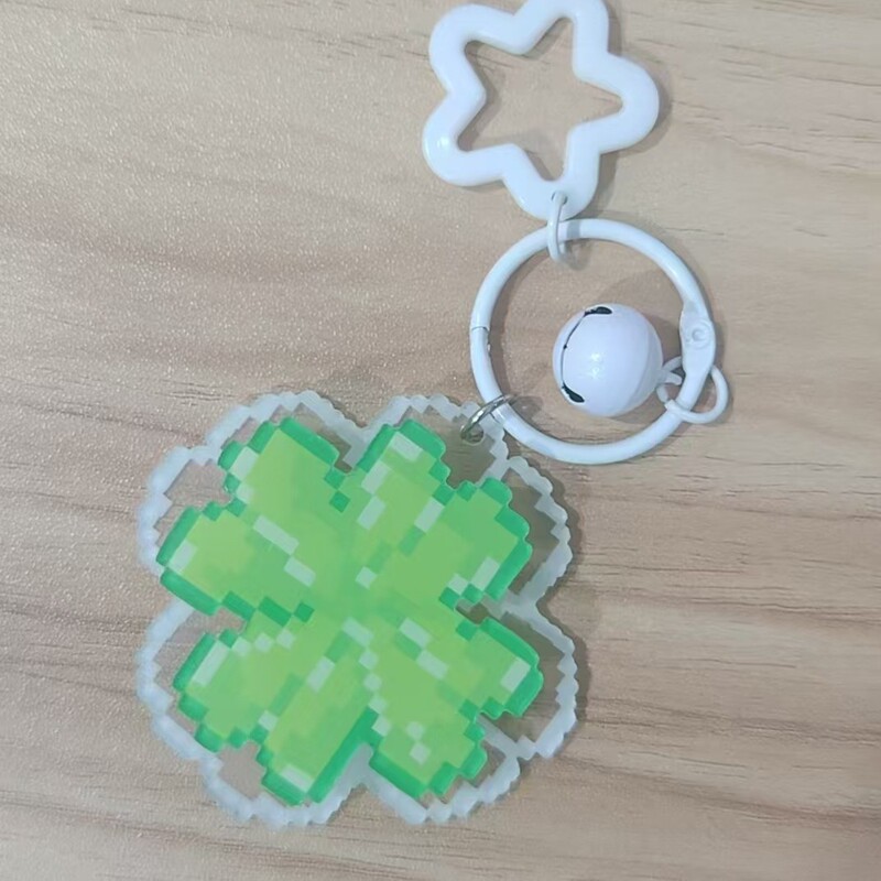 High-quality, rotatable four-leaf clover double-layer pendant, lucky pixel acrylic keychain, a gift for students High-quality, rotatable four-leaf clover double-layer pendant, lucky pixel acrylic keychain, a gift for students